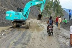 Jammu Srinagar National Highway closed for 9 hours due to landslide