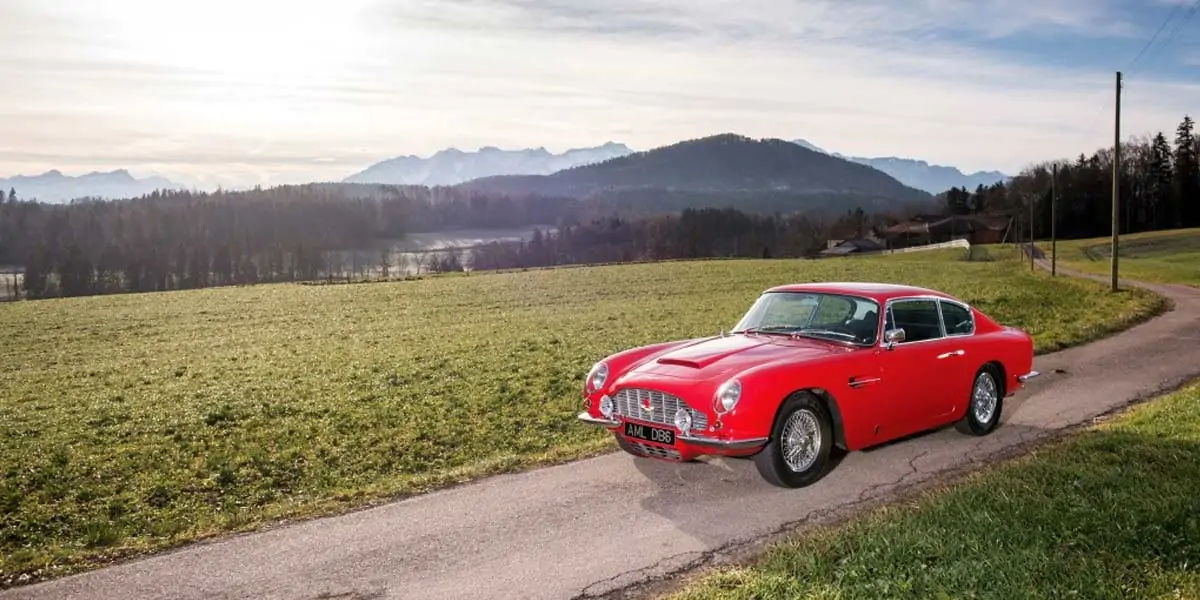 Aston Martin 