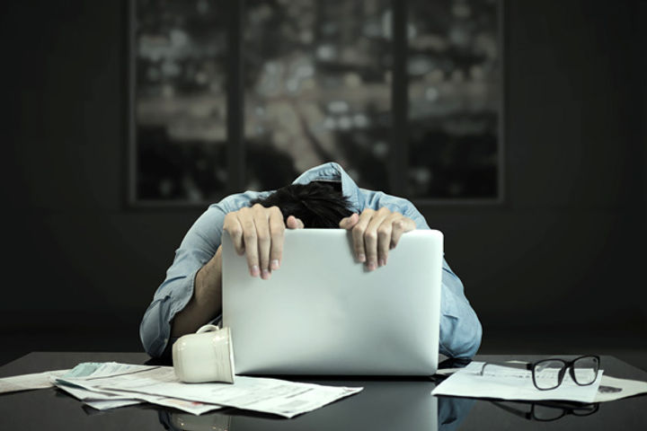 Bad mental condition of employees alert of the plight of companies report