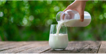 milk, substitute, plant milk, vegan, soya milk, coconut milk, almond milk