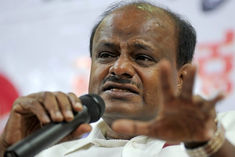 hd kumaraswamy said if hindi divas is celebrated in karnataka it will be an insult to kannada people