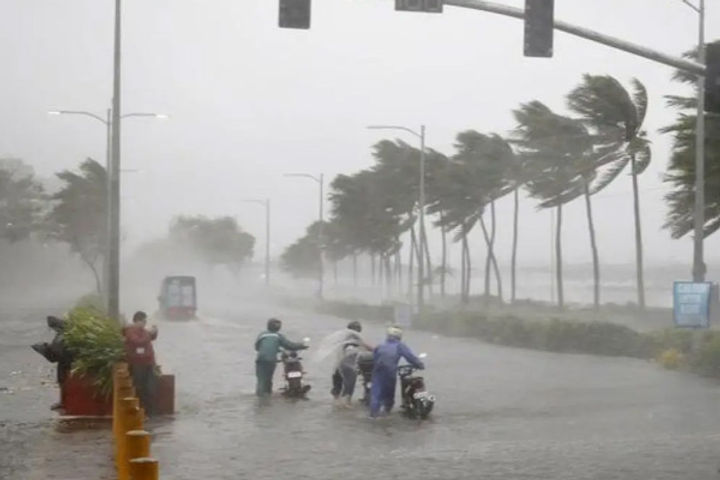 the meteorological department has issued a red alert for heavy rains in the hill states for the next
