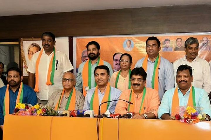 eventually Congress got a setback in Goa, 8 MLAs join BJP, now only 3 left