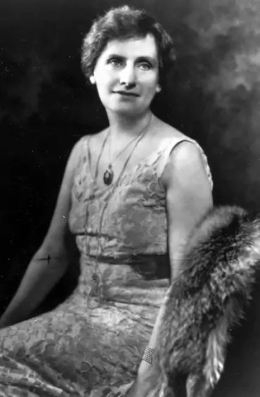 Wyoming,  William Bradford Ross, Nellie Tayloe Ross,  female governor