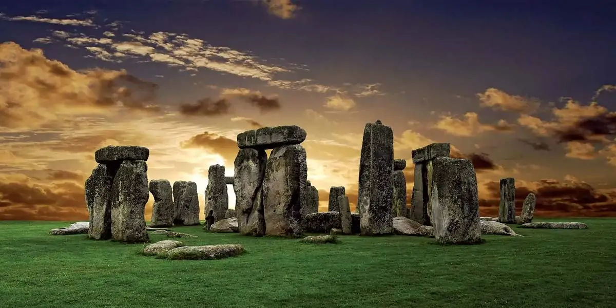 Stonehenge, prehistoric, circle of stones, millennia, Neolithic period, monument