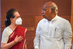 70 mlas resign in protest against pilot kharge and maken will handle the situation