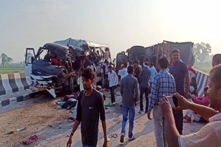 bus and dcm collide in lakhimpur kheri 8 passengers killed many others injured