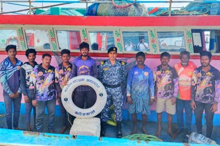 Indian Coast Guard rescues 9 fishermen