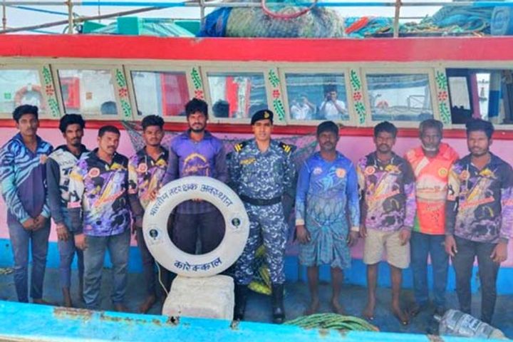 Indian Coast Guard rescues 9 fishermen Indian Coast Guard rescues 9 fishermen