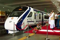 pm modi flagged off the countrys third vande bharat train