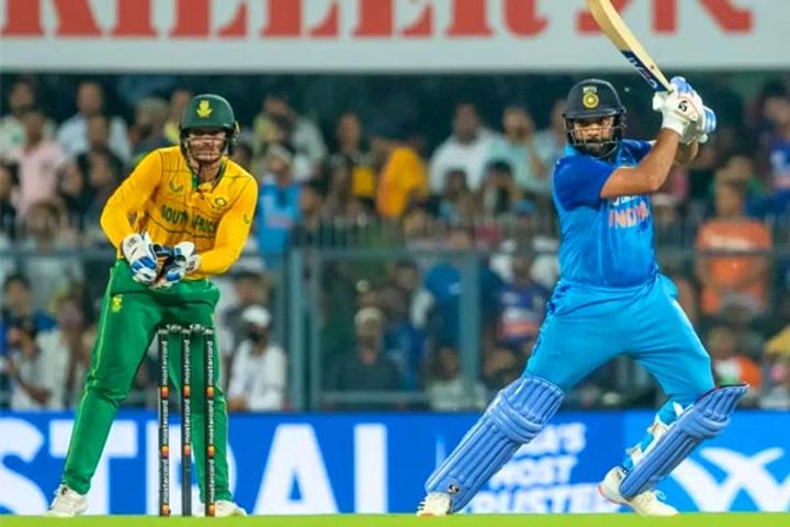 rohit first indian captain to score 500 runs in t20 in a year