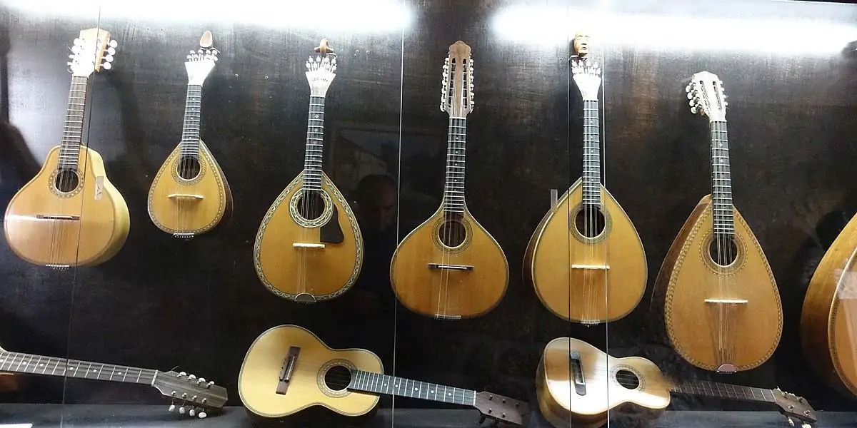 Stringed Musical