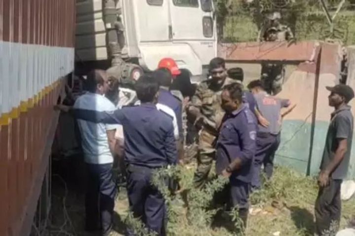 10 killed in road accident in vadodara pm modi and cm bhupendra patel expressed grief 10 killed in road accident in vadodara pm modi and cm bhupendra patel expressed grief