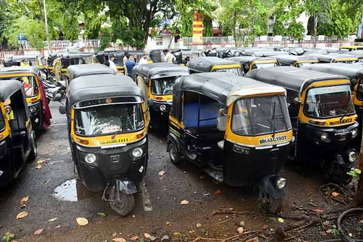 auto service ban of ola uber and rapido in karnataka accused of charging more than the fixed fare