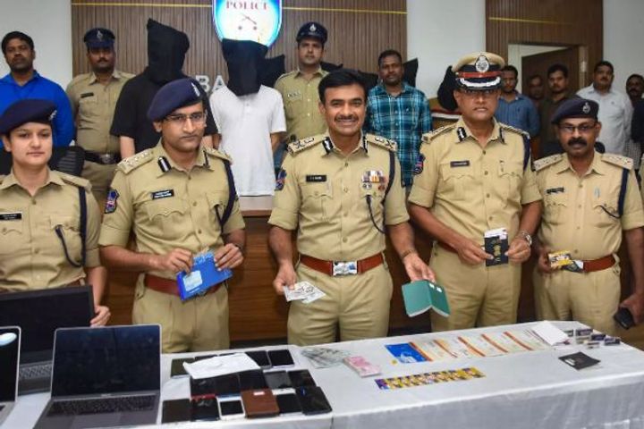 10 people including 2 chinese nationals arrested in hyderabad