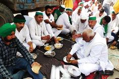 farmers standing with paddy on meerut karnal road queued up for 10 km