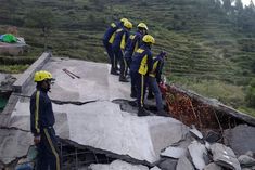 landslide in chamoli 3 houses damaged by boulders 5 dead