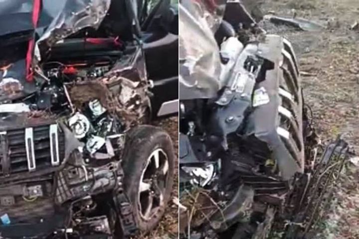 car collided with pole four died on the spot