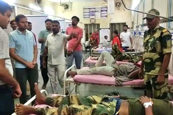 two bsf jawans killed in road accident condition of 5 critical