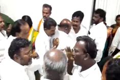 violent clash at congress party headquarters in chennai 4 workers injured