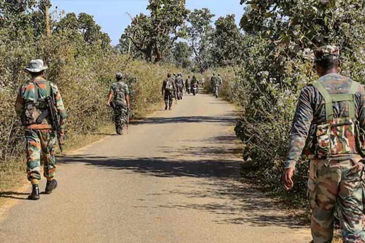three maoists killed in encounter with security forces in bijapur