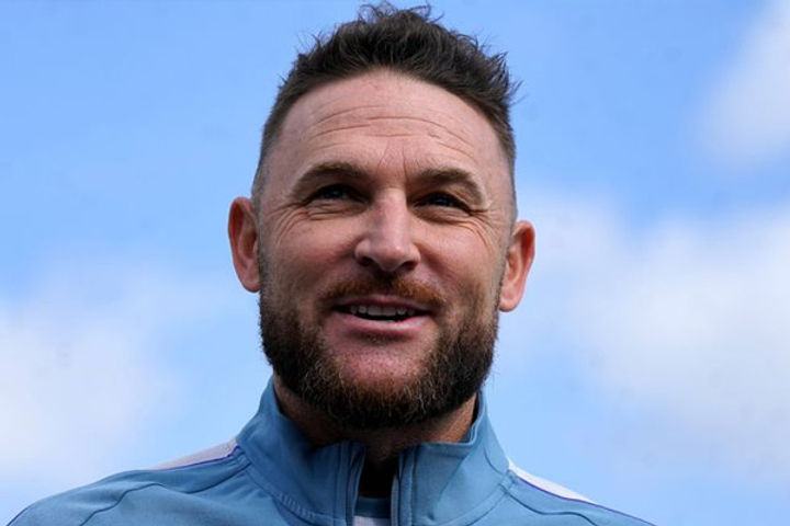 england coach brendon mccullum warns pakistan before test series