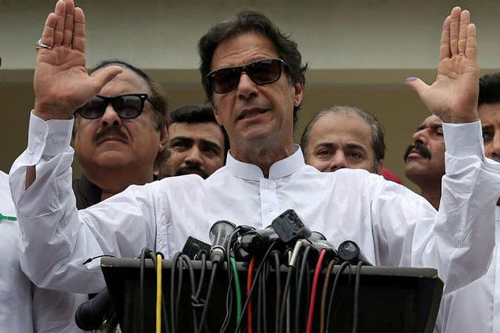 pakistan supreme court permits poll panel to go ahead with criminal proceedings against imran khan