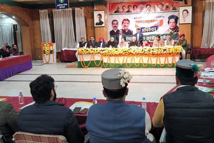tussle in himachal pradesh congressmens meeting for cms post inconclusive