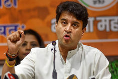 6 leaders out of bjp after jyotiraditya scindias displeasure
