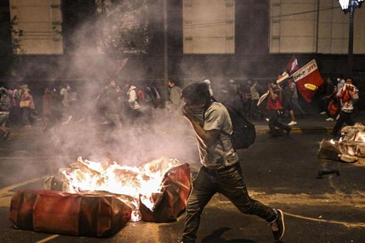 2 newly elected ministers in peru resign over deaths amid protests