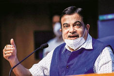 Gadkari launches India's first surety bond insurance, contractor and company will get protection