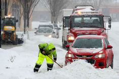 storm amidst snowfall in america 60 percent people affected 5000 flights canceled
