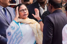 mamata got angry on jai shri ram went to the audience and sat in the prime ministers program