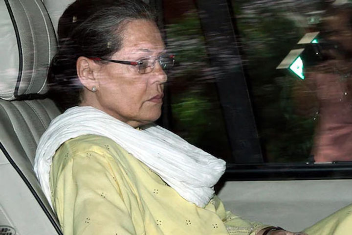 sonia gandhi admitted to gangaram hospital rahul gandhi will go to meet her mother in the hospital