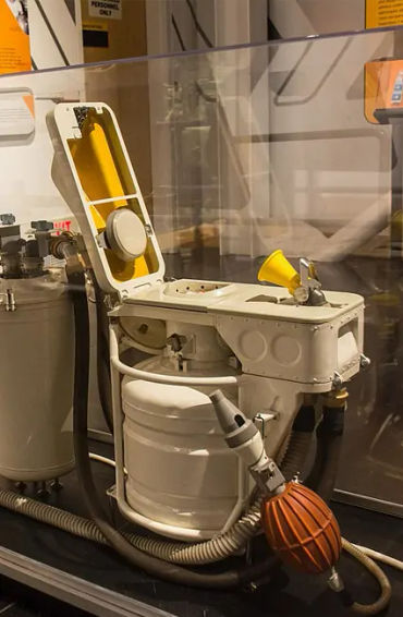 toilet, flushing, alferd hitchcock, bathroom, first movie, featuring, psycho