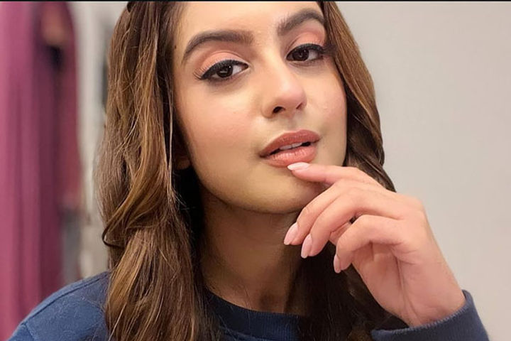 tunisha did not have money had asked her friend sonia for a loan of rs 3000