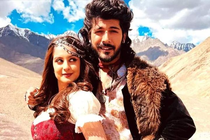 tunisha joins tinder after breakup with sheejan video calls ali before suicide