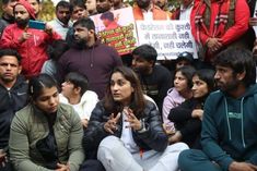 Vinesh Phogat sitting on dharna said - if daughters tell the truth then the country will be in troub