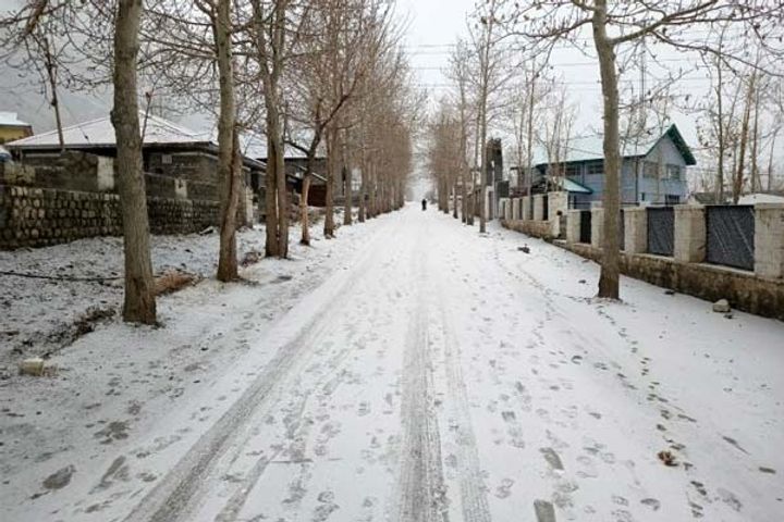 Snowfall continues in Himachal Pradesh, possibility of rain in these places due to Western Disturban