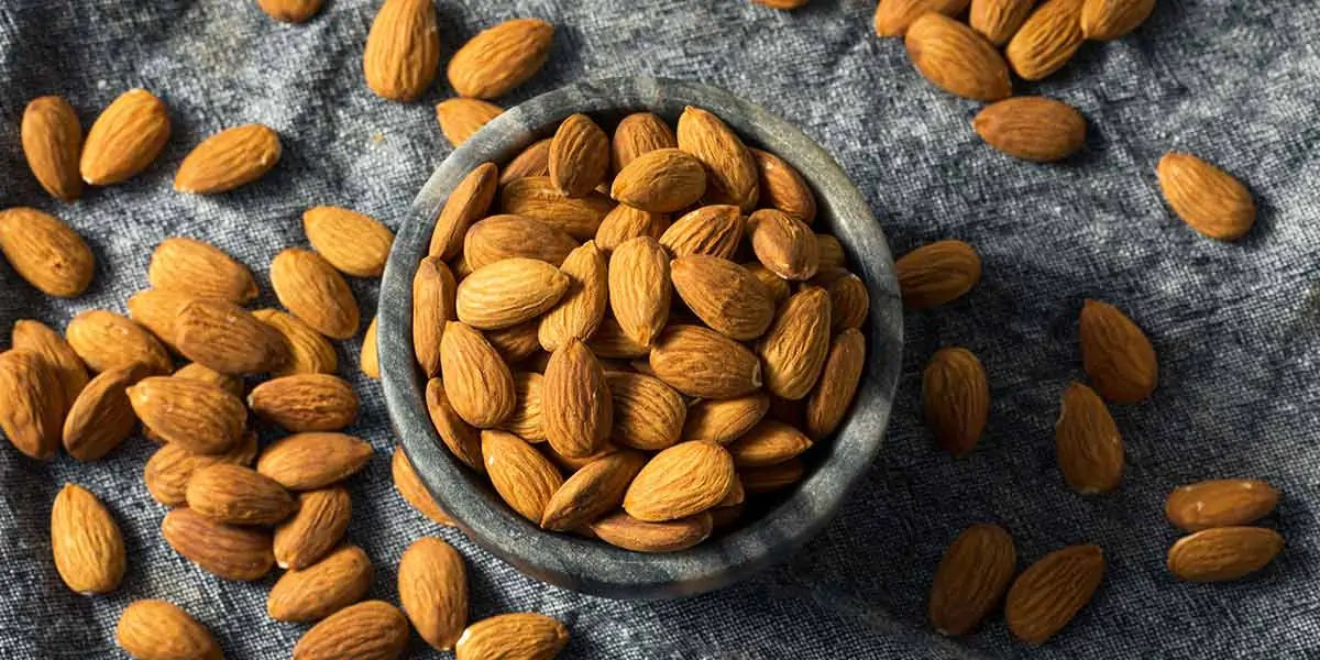 Almonds, milk, plant milk