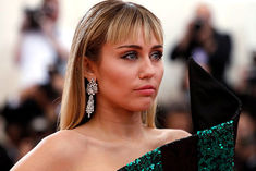 Miley Cyrus did feat on Spotify, this song was heard more than 100 million times in a week