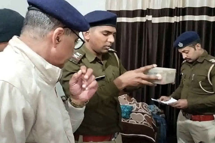 in rohtak wife and son daughter were strangled by giving them sleeping pills then commit suicide in rohtak wife and son daughter were strangled by giving them sleeping pills then commit suicide