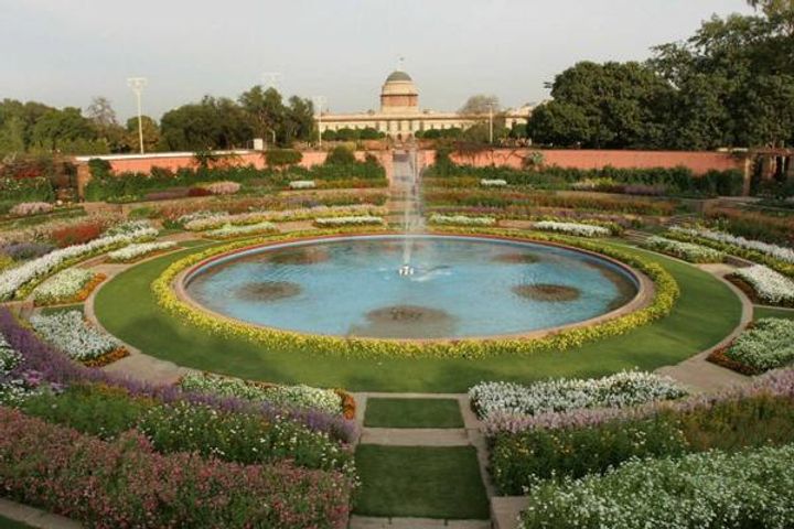 mughal garden of rashtrapati bhavan will now be known as amrit udyan