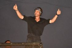 After Pathans success a crowd of fans gathered outside Mannat