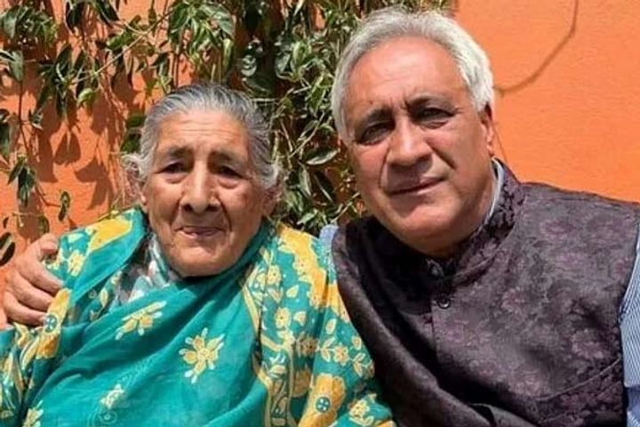 nepal mp chandra bhandari serious injured in lpg gas leak blast with mother