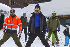 rahul gandhi seen enjoying skiing in gulmarg video viral