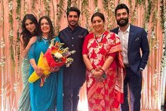 shah rukh khan attends smriti iranis daughters reception pic surfaces