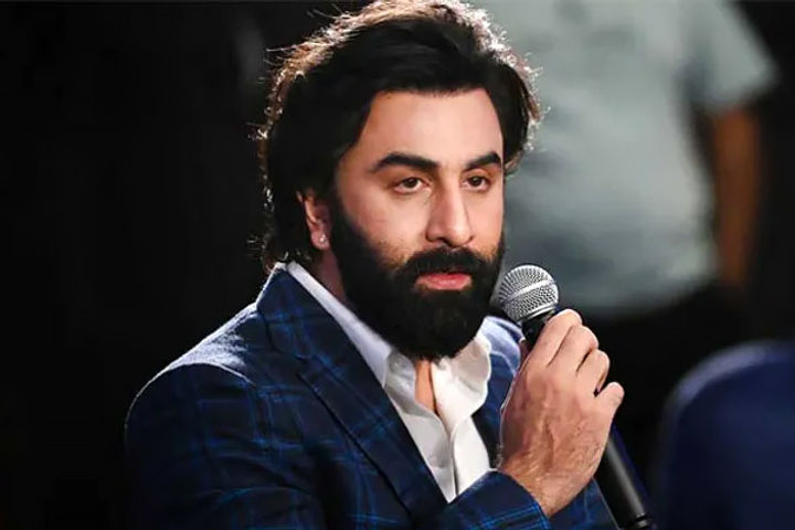 ranbir kapoor clarifies his statement about working pakistani films before next release