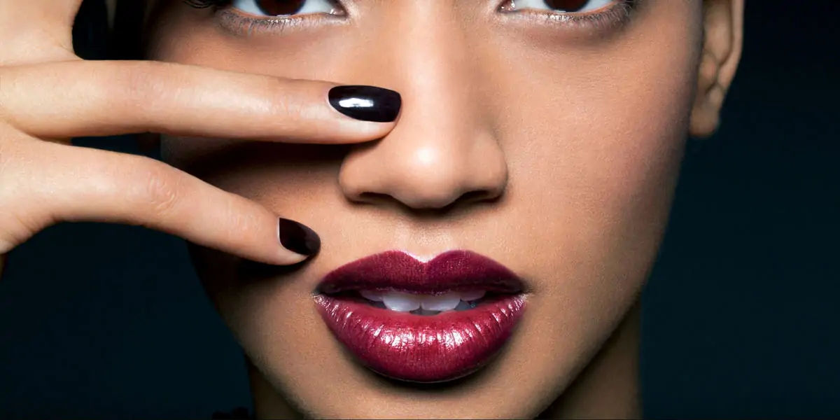 red lips, lipstick, makeup