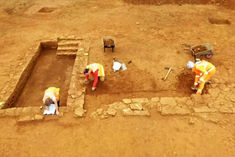 about 4000 years old temple found during excavation in britain